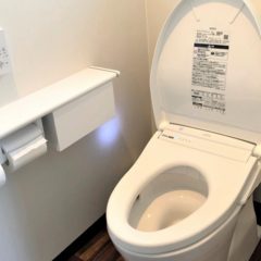 使いづらかった和式トイレを、手すり付きのオート機能トイレへのメイン画像です