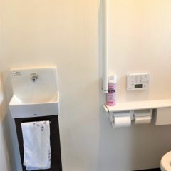 使いづらかった和式トイレを、手すり付きのオート機能トイレへのサムネイル画像5